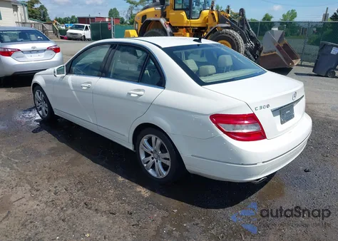 2010 Mercedes-Benz C 300 Luxury 4Matic/Sport 4Matic из США, поврежденный, VIN WDDGF8BB6AF462934